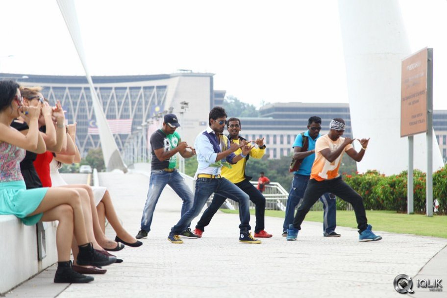 Paddanandi Premalo Mari